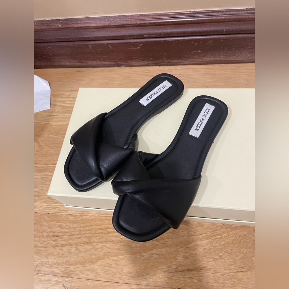Steve Madden flats